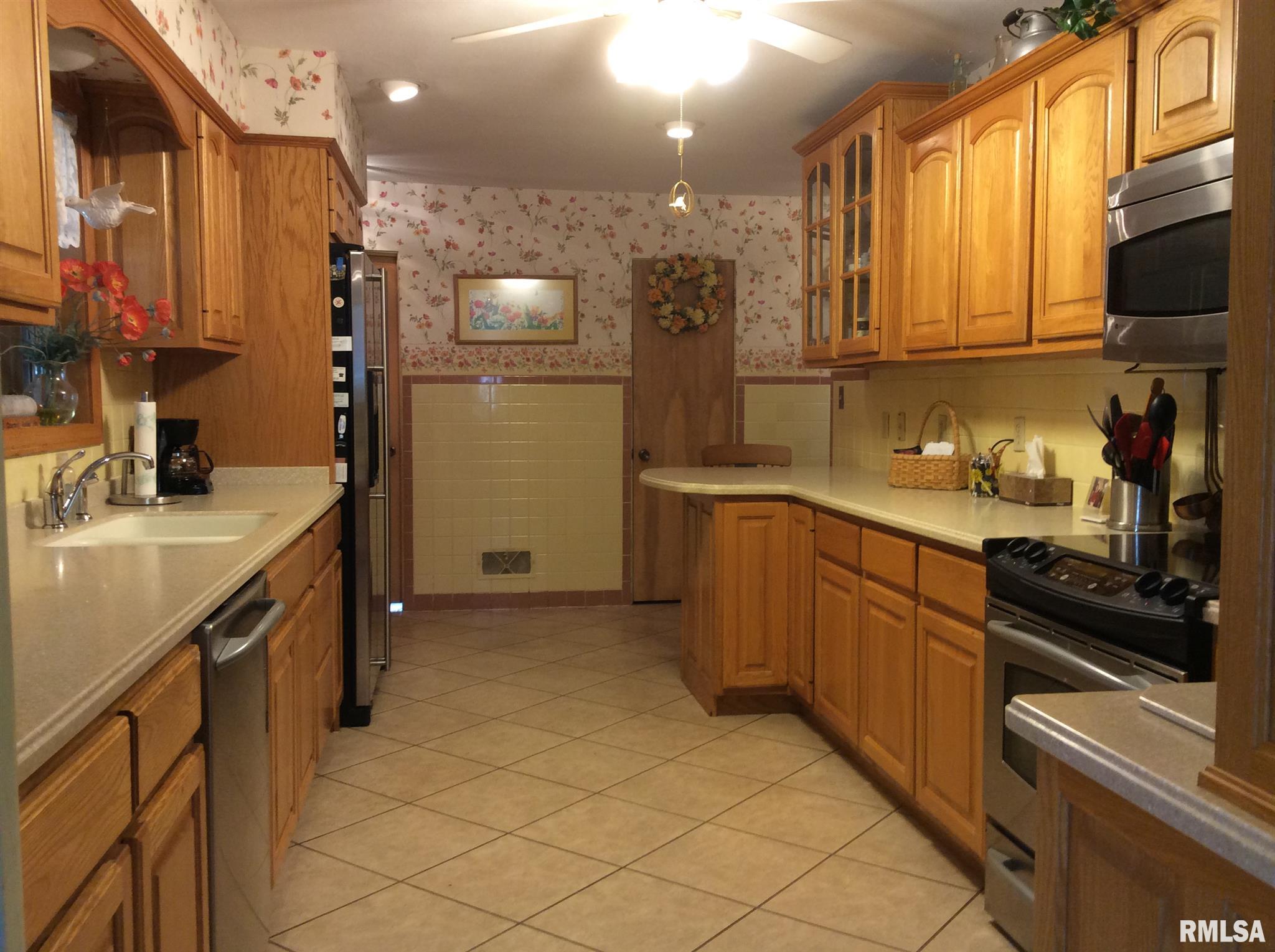 12424 East Lakeview Road Mount Vernon, IL 62864 - Photo 36 of 50 Gallery Image 36