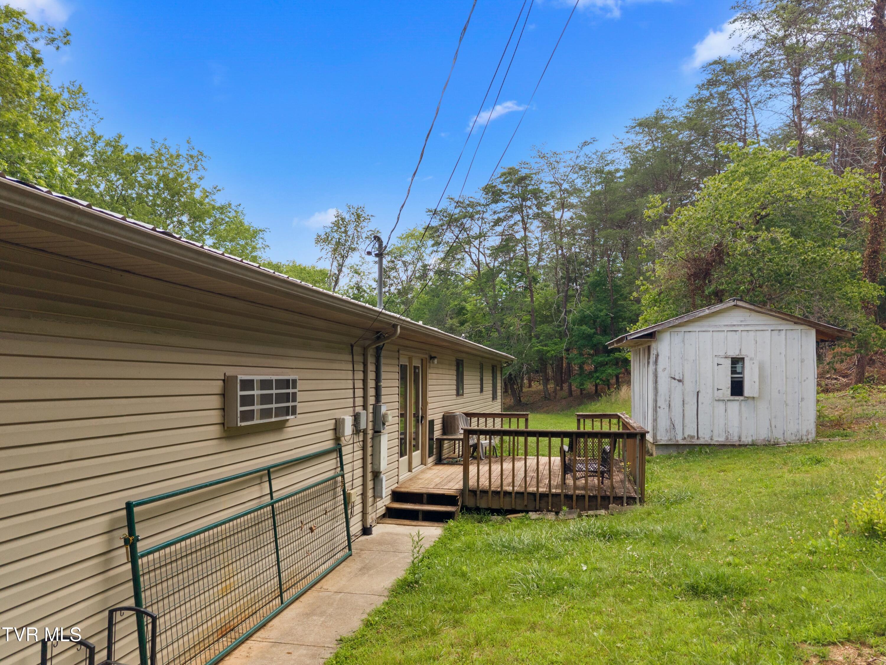 1689 McCleary Bend Road Sevierville, TN 37876 - Photo 7 of 42 009-1689McClearyBendRoad-Sevierville-TN-
