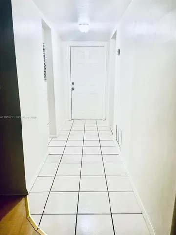 $1,500 | 1550 Northeast 191st Street, Unit 306, Miami, FL 33179