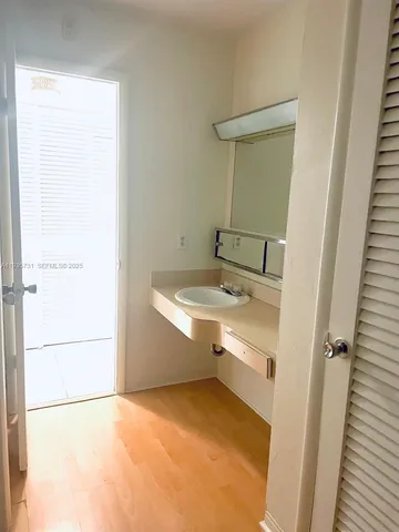 $1,500 | 1550 Northeast 191st Street, Unit 306, Miami, FL 33179