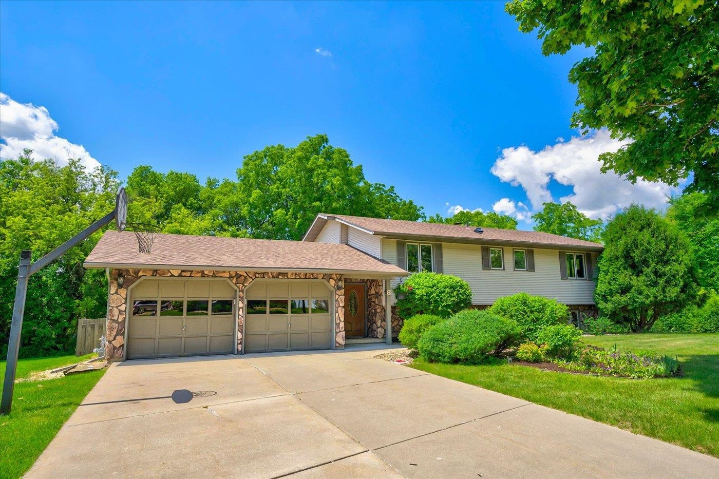 6 Stacy Lane Madison, WI 53716 - Photo 2 of 39