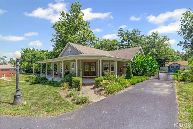 $409,000 | 144 South 9th Street, East Alton, IL 62024