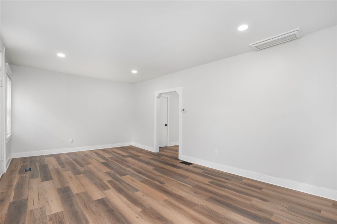 49 Oak Street Cranston, RI 02910 - Photo 12 of 33