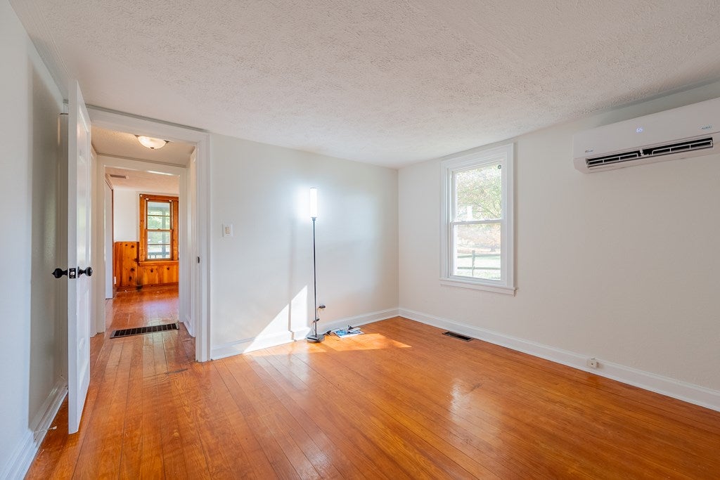 5099 Thornspring Road Pulaski, VA 24301 - Photo 27 of 53 Gallery Image 27