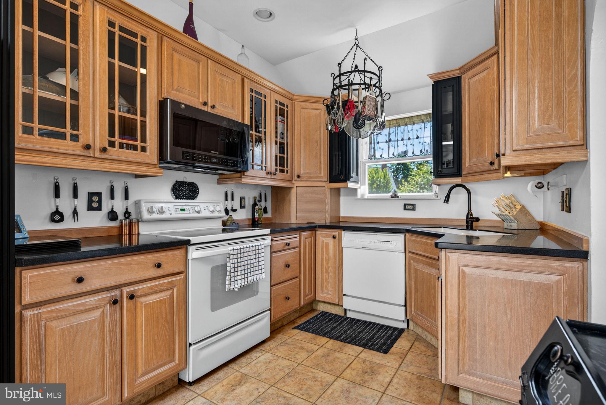 308 Lilac Lane Delanco, NJ 08075 - Photo 11 of 55