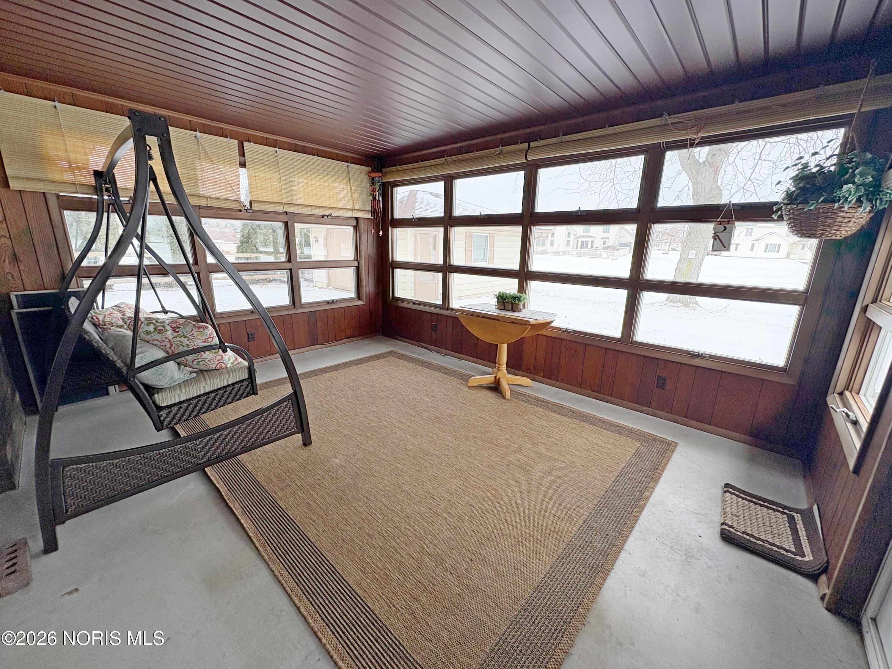 3515 Brown Road Oregon, OH 43616 - Photo 35 of 41 33 sun rm