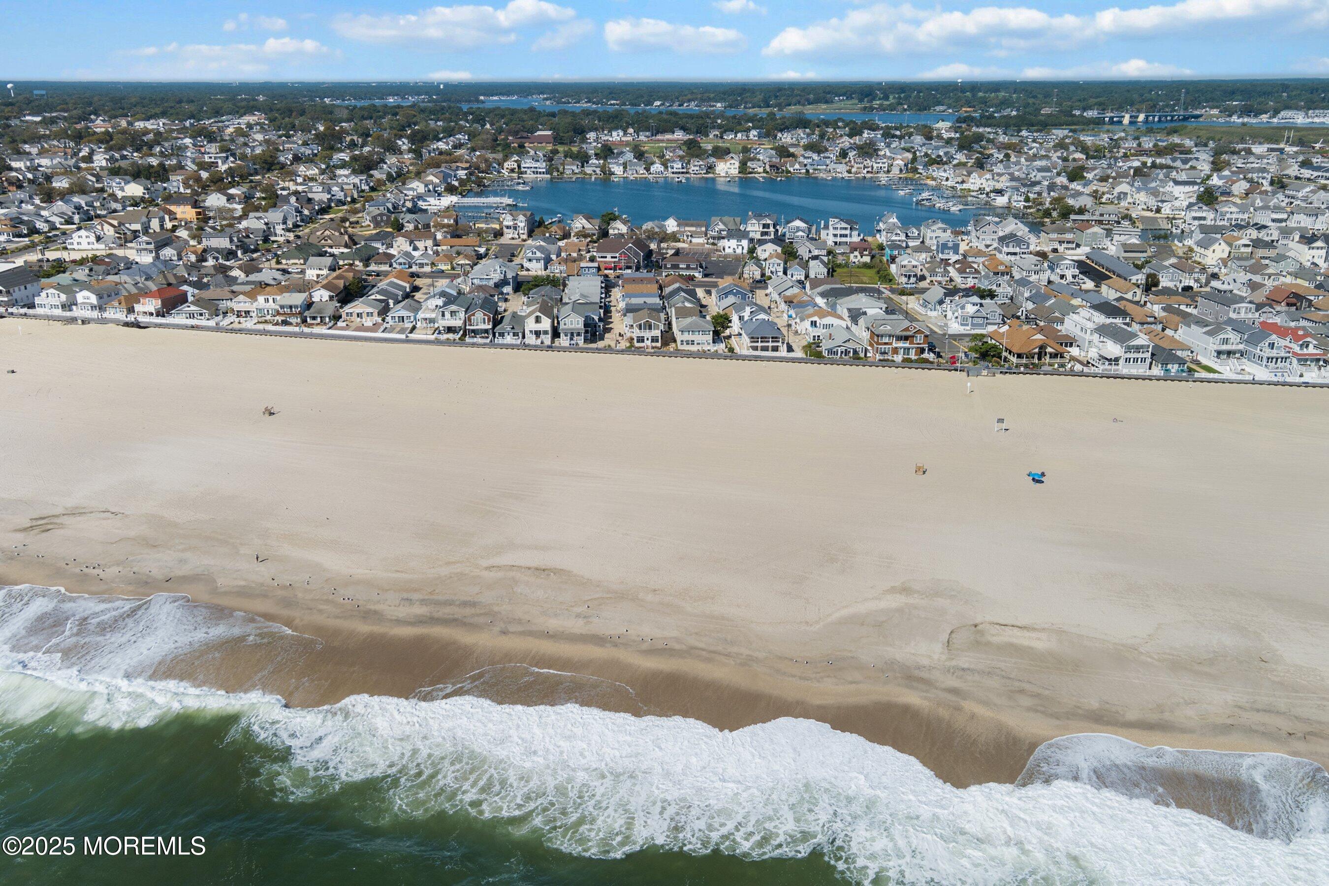 10 Brunswick Place Point Pleasant Beach, NJ 08742 - Photo 25 of 39 a view of a city