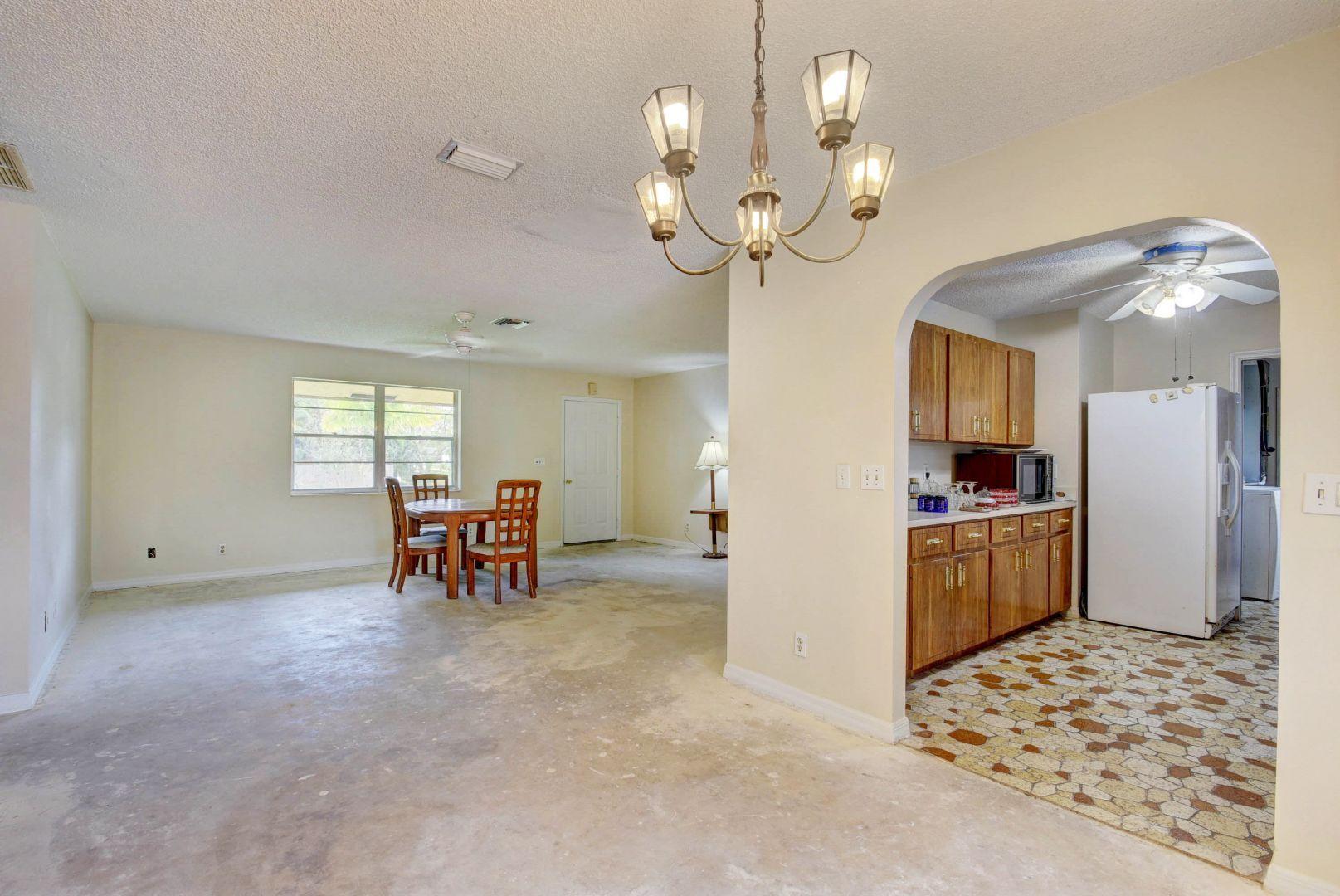 31 Barberton Road Lake Worth, FL 33467 - Photo 8 of 59 Dining Room