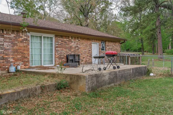 a bathroom with a tub