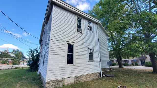 $230,000 | 260 South Jefferson Street, Berne, IN 46711