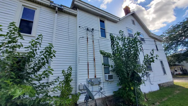 $230,000 | 260 South Jefferson Street, Berne, IN 46711