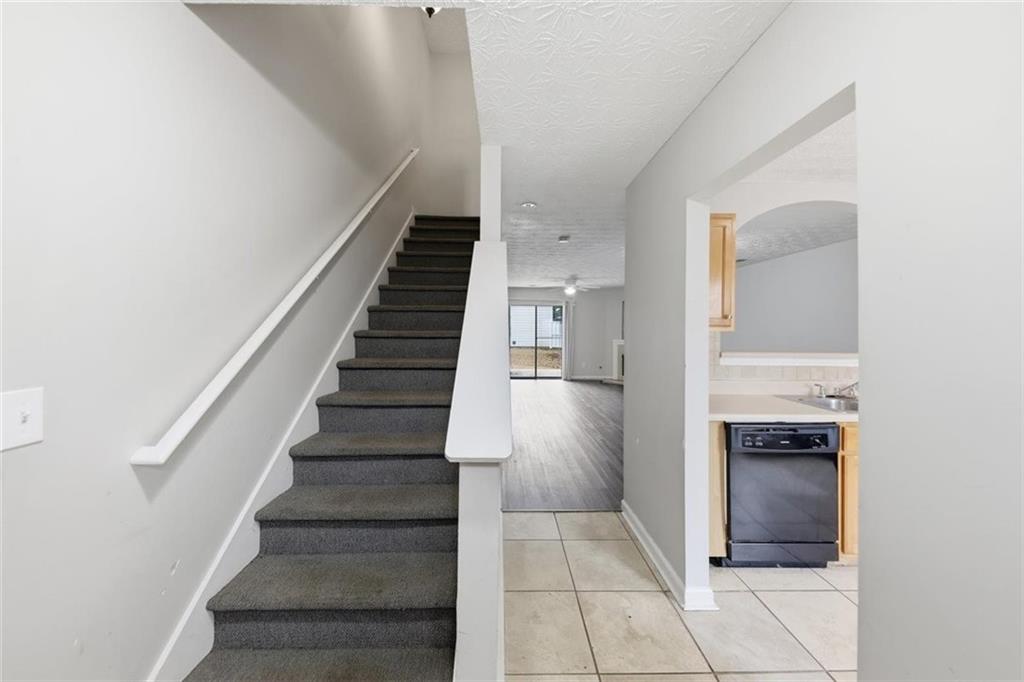 3216 Panthers Trace Decatur, GA 30034 - Photo 4 of 24