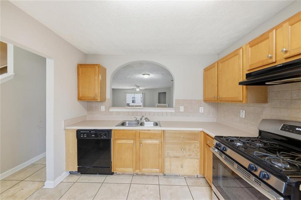 3216 Panthers Trace Decatur, GA 30034 - Photo 8 of 24