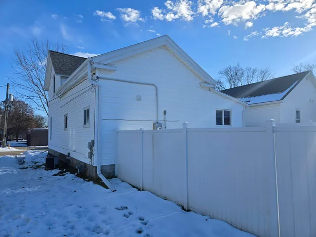 $220,000 | 210 North K Street, Sparta, WI 54656