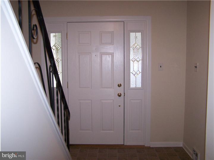 205 Edward Circle Exton, PA 19341 - Photo 3 of 17 Foyer