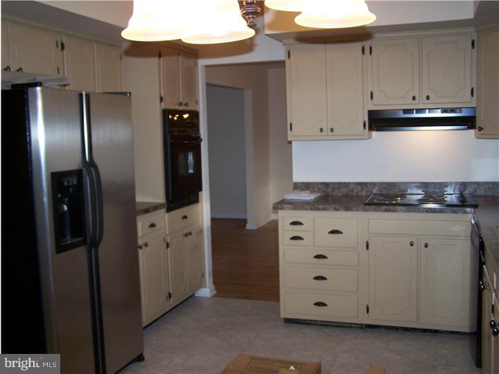 205 Edward Circle Exton, PA 19341 - Photo 7 of 17 Kitchen