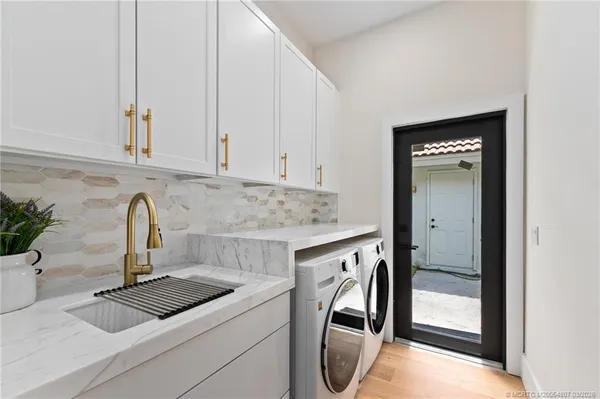 a view of a house with a big yard