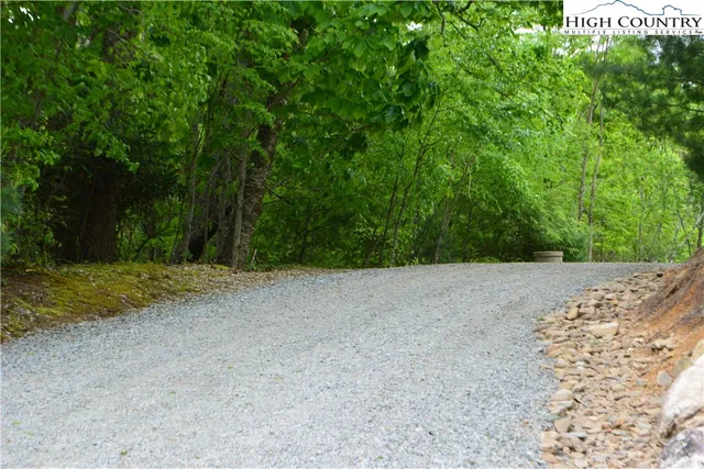 $599,000 | 394 Hummingbird Lane, Elk Park, NC 28622