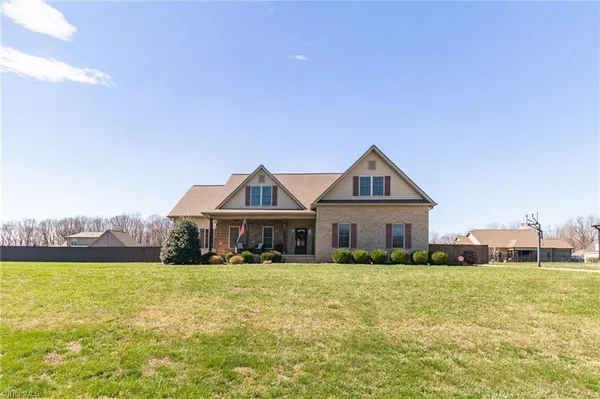 $574,900 | 242 Deerwood Drive, Lexington, NC 27295
