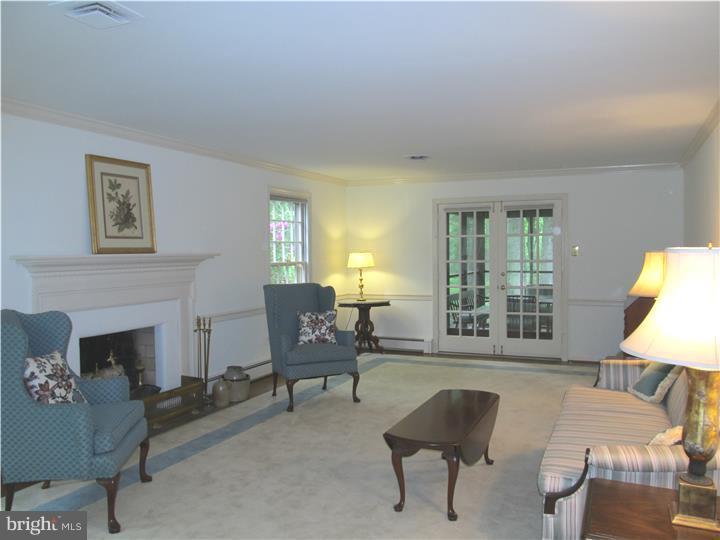 1413 Township Line Road Ambler, PA 19002 - Photo 4 of 25 Living Room