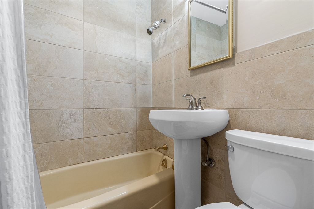 422 Hanover Street, Unit 3 Boston, MA 02113 - Photo 16 of 20