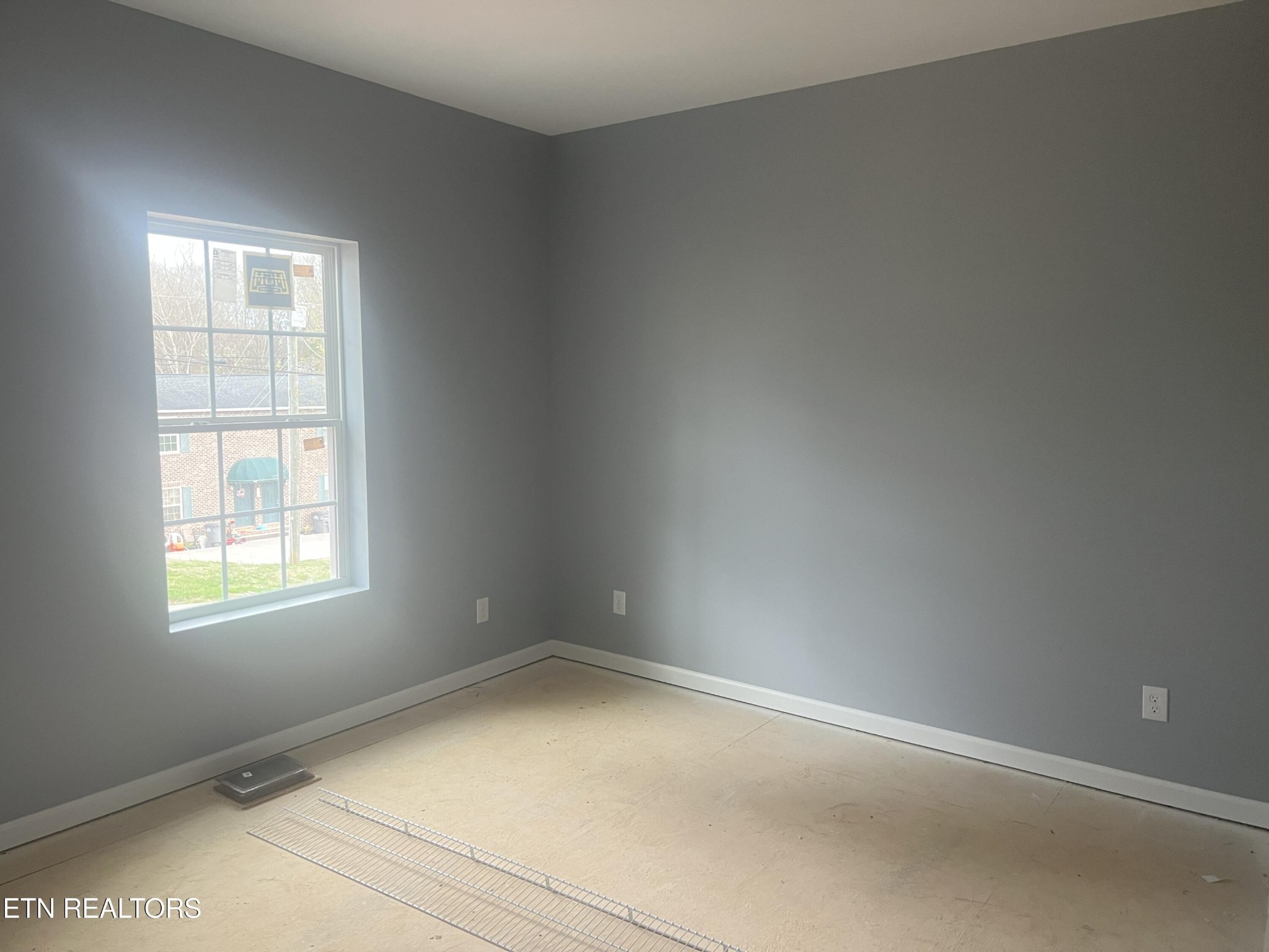 917 Nichols Road Dandridge, TN 37725 - Photo 6 of 9 Gallery Image 6