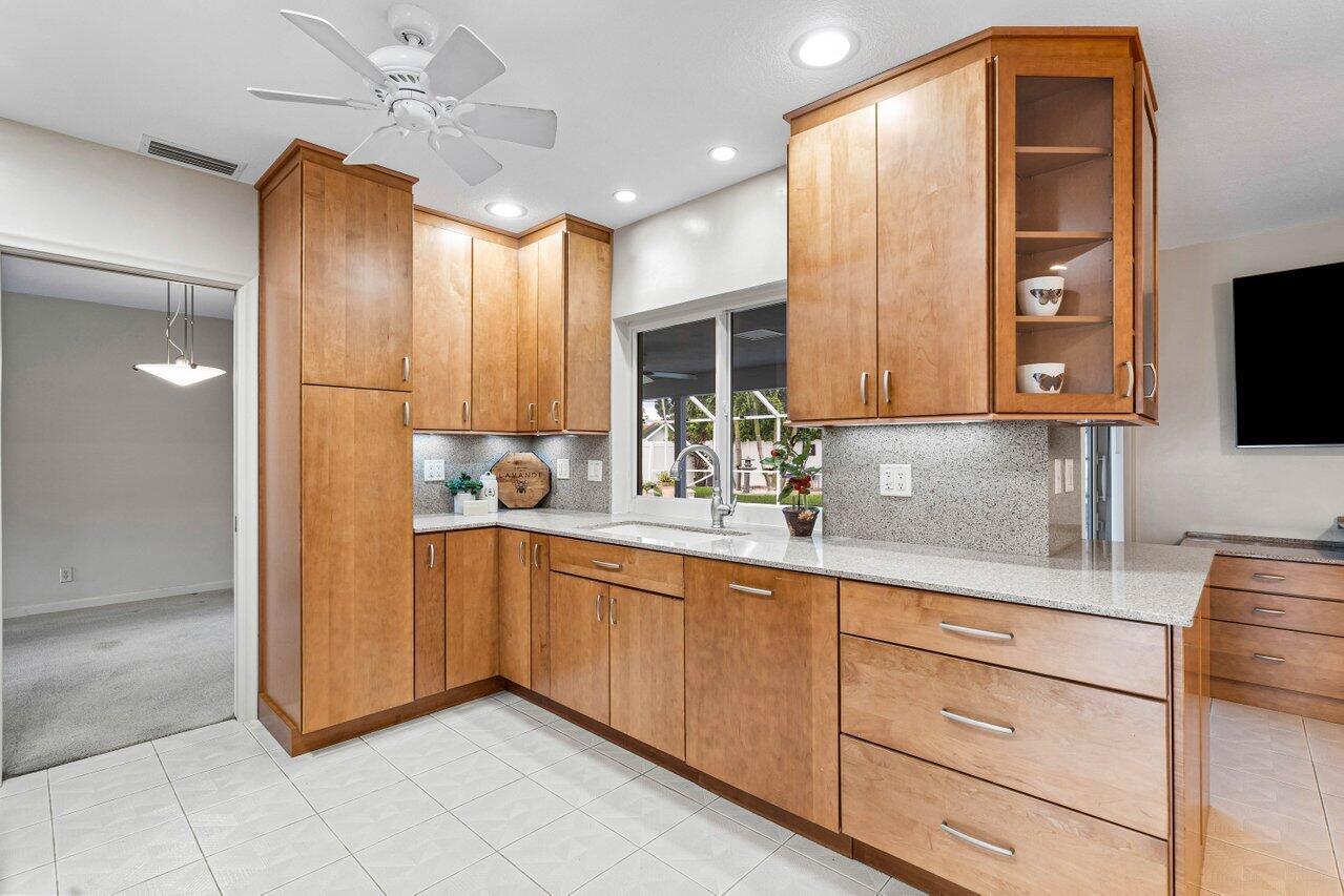 643 Northwest 11th Avenue Boca Raton, FL 33486 - Photo 14 of 37 Customized Kraftsmaid Kitchen Cabinets