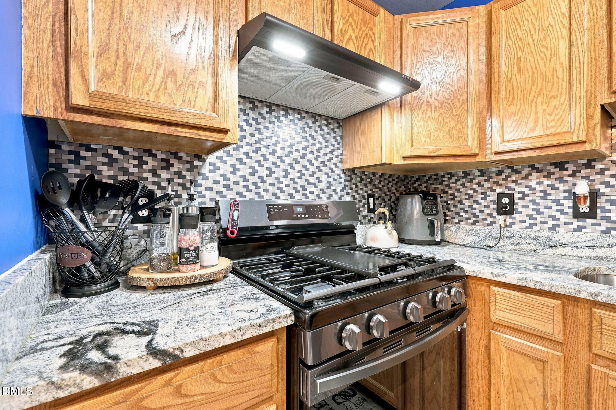 8640 Neuse Landing Lane, Unit 107 Raleigh, NC 27616 - Photo 7 of 20 33-web-or-mls-IMG_0454