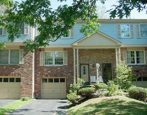 242 Quail Run Road Venetia, PA 15367 - Photo 1 of 8 Exterior Front.