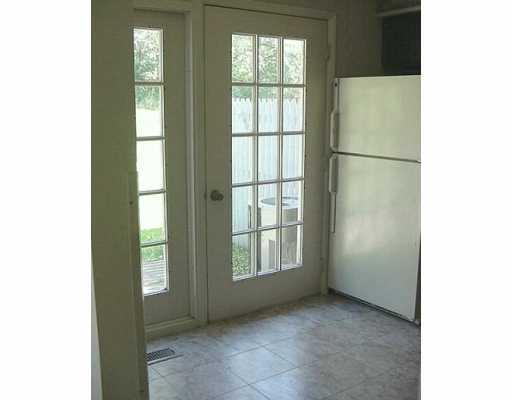 242 Quail Run Road Venetia, PA 15367 - Photo 4 of 8 Kitchen.