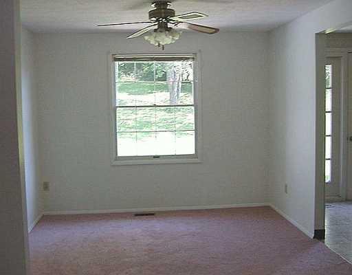 242 Quail Run Road Venetia, PA 15367 - Photo 6 of 8 Dining Room.