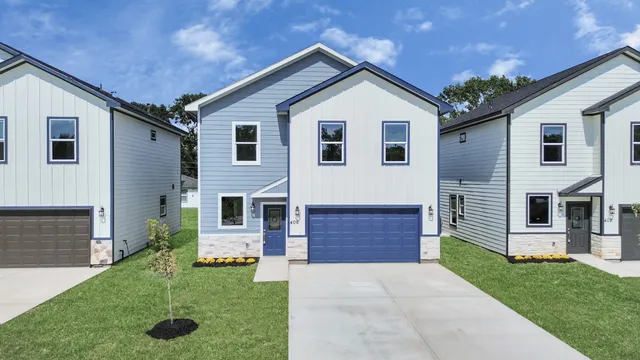 $1,950 | 406 North 4th Street, Beasley, TX 77417