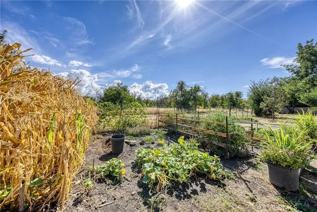 $400,000 | 9180 Bridge Arbor North, Upper Lake, CA 95485