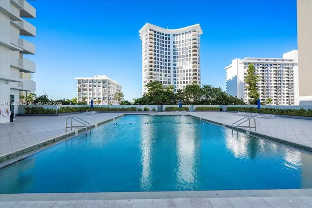 $490,000 | Millionaire's Row, Miami Beach, FL 33140