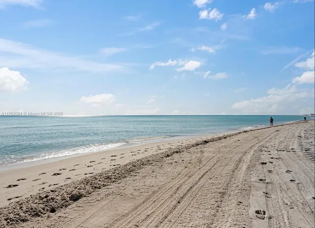 $490,000 | Millionaire's Row, Miami Beach, FL 33140