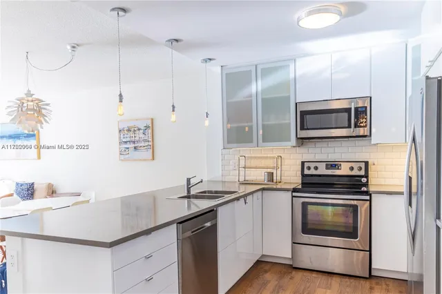 $490,000 | Millionaire's Row, Miami Beach, FL 33140