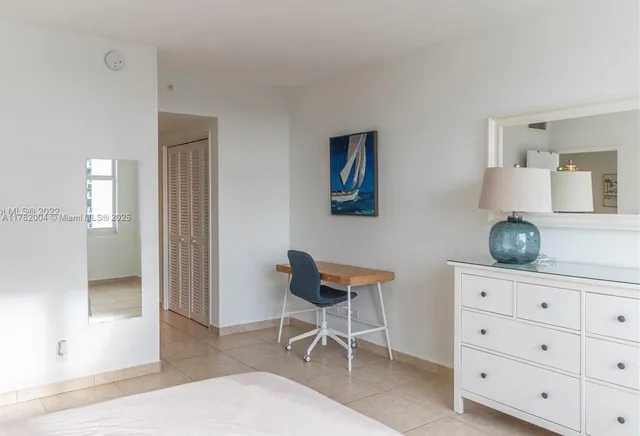 $490,000 | Millionaire's Row, Miami Beach, FL 33140