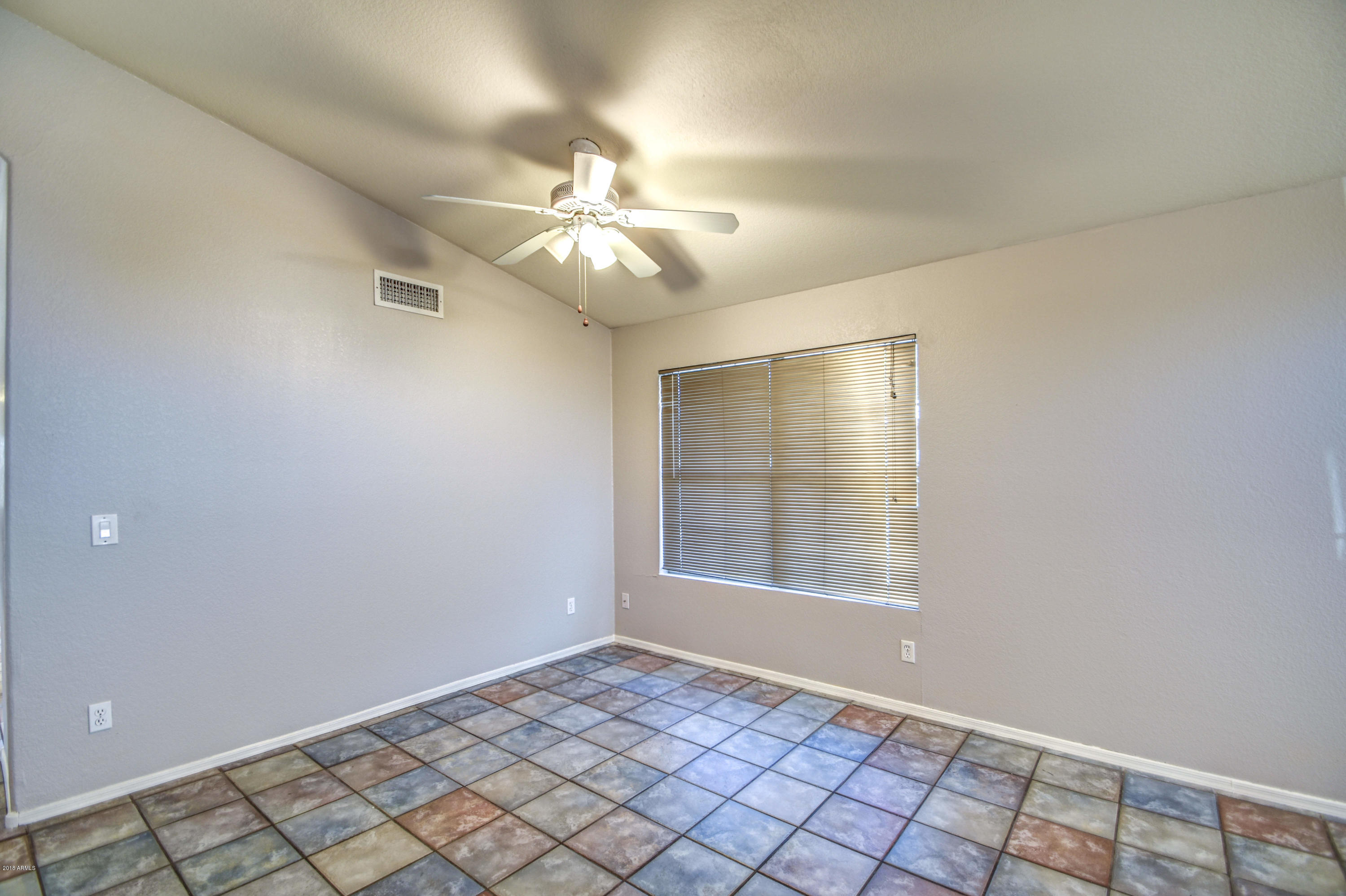 92 South Sandstone Street Gilbert, AZ 85296 - Photo 15 of 59 DINING 2