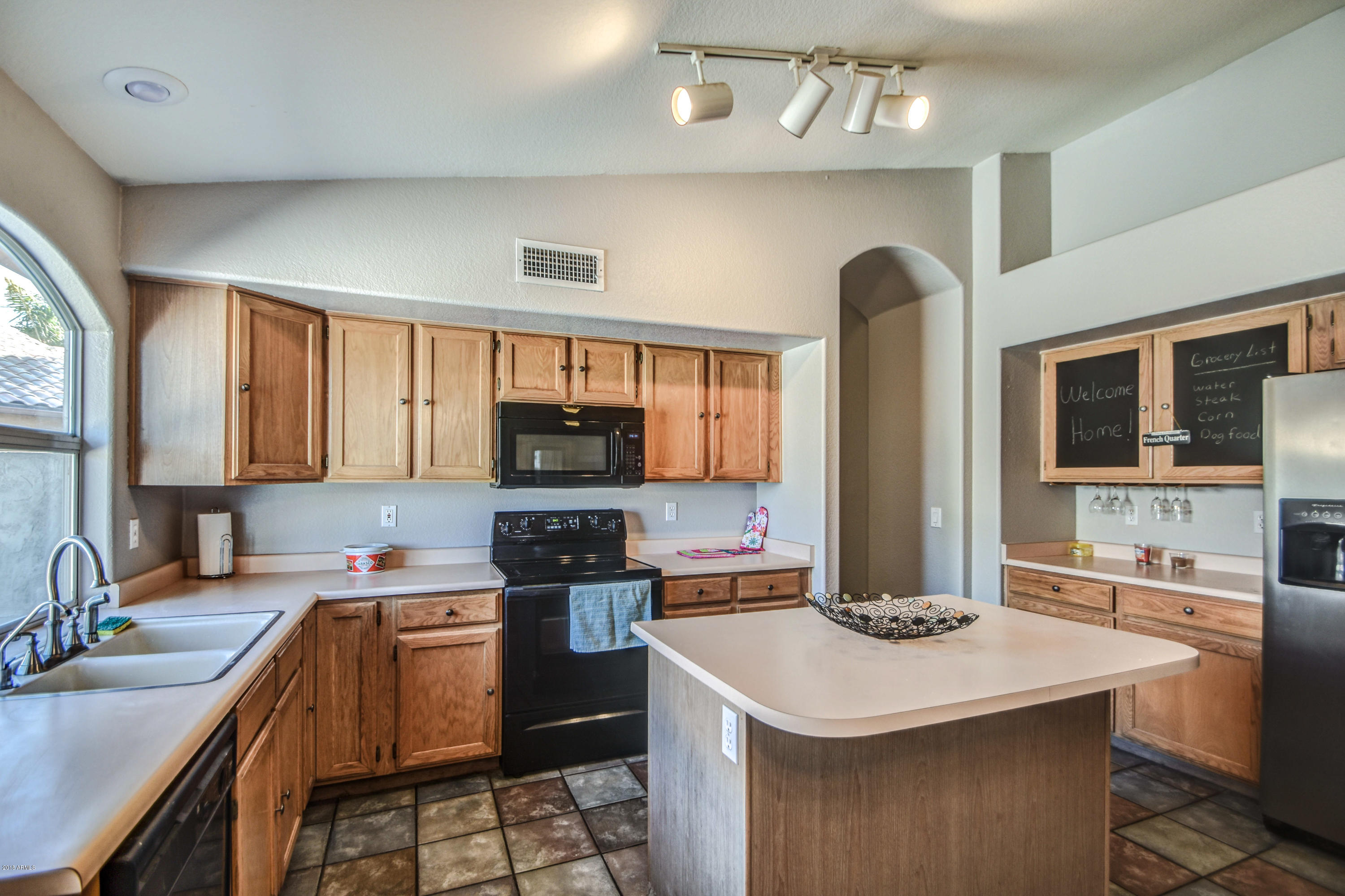 92 South Sandstone Street Gilbert, AZ 85296 - Photo 21 of 59 KITCHEN 3