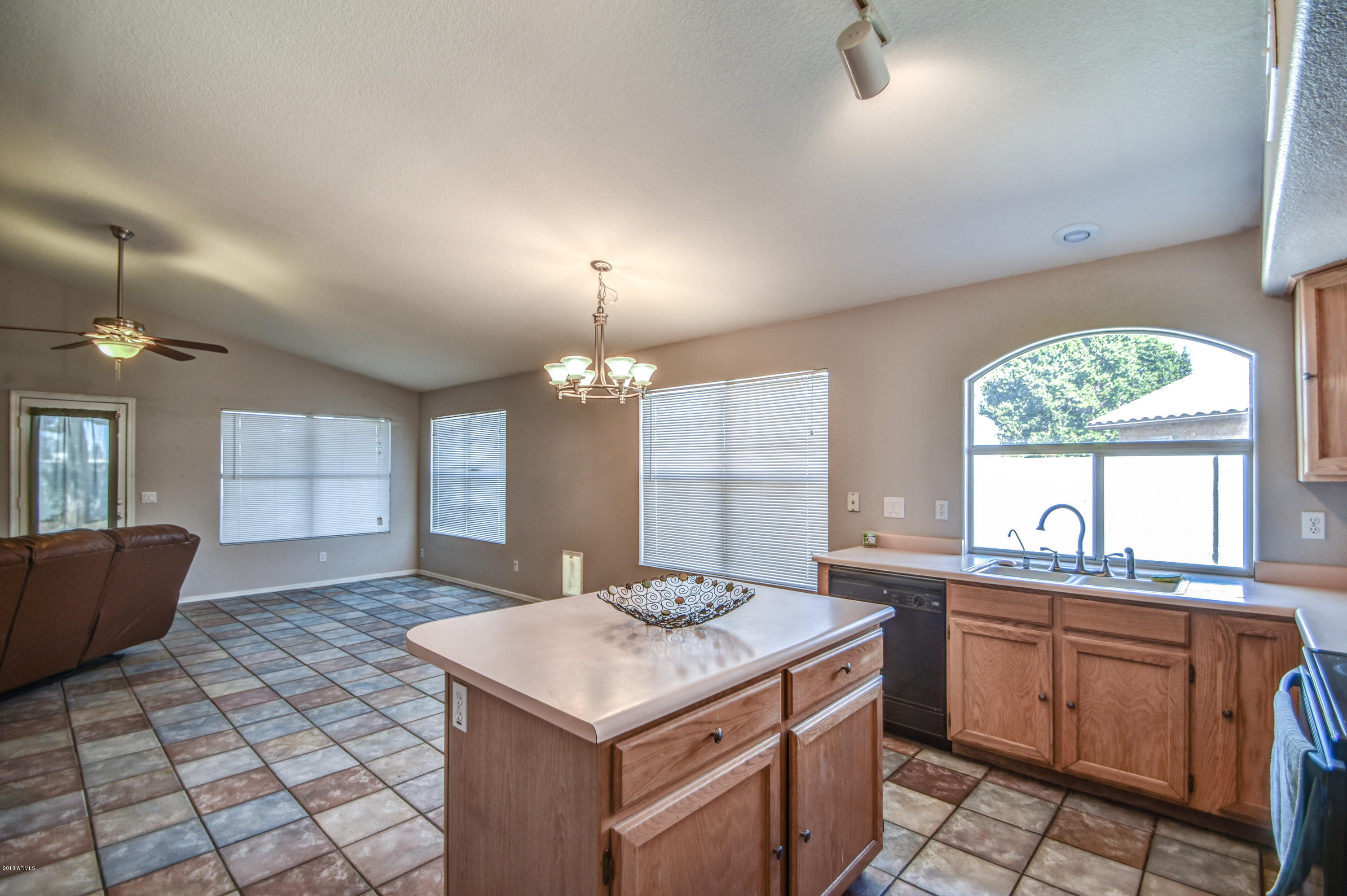 92 South Sandstone Street Gilbert, AZ 85296 - Photo 25 of 59 KITCHEN 7