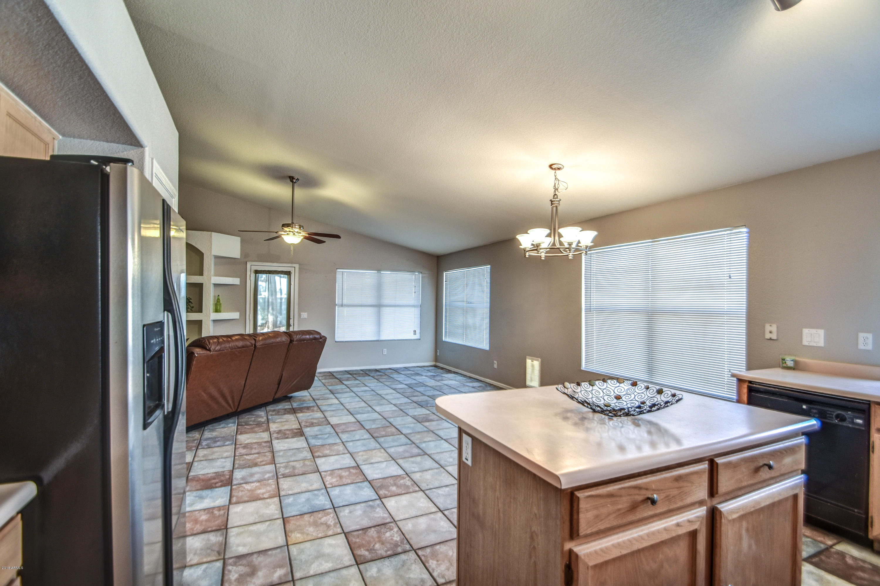 92 South Sandstone Street Gilbert, AZ 85296 - Photo 26 of 59 KITCHEN 8