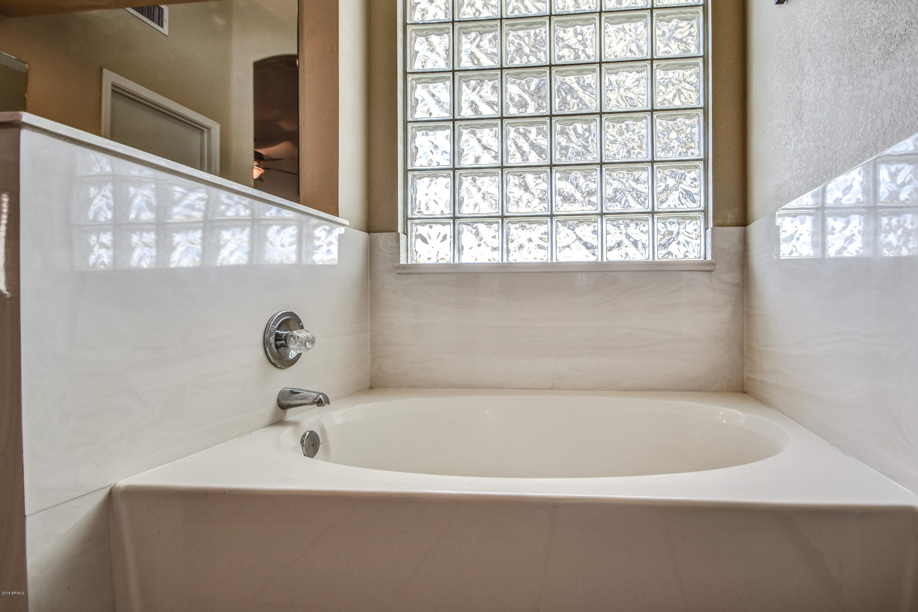 92 South Sandstone Street Gilbert, AZ 85296 - Photo 33 of 59 MASTER BATH 3