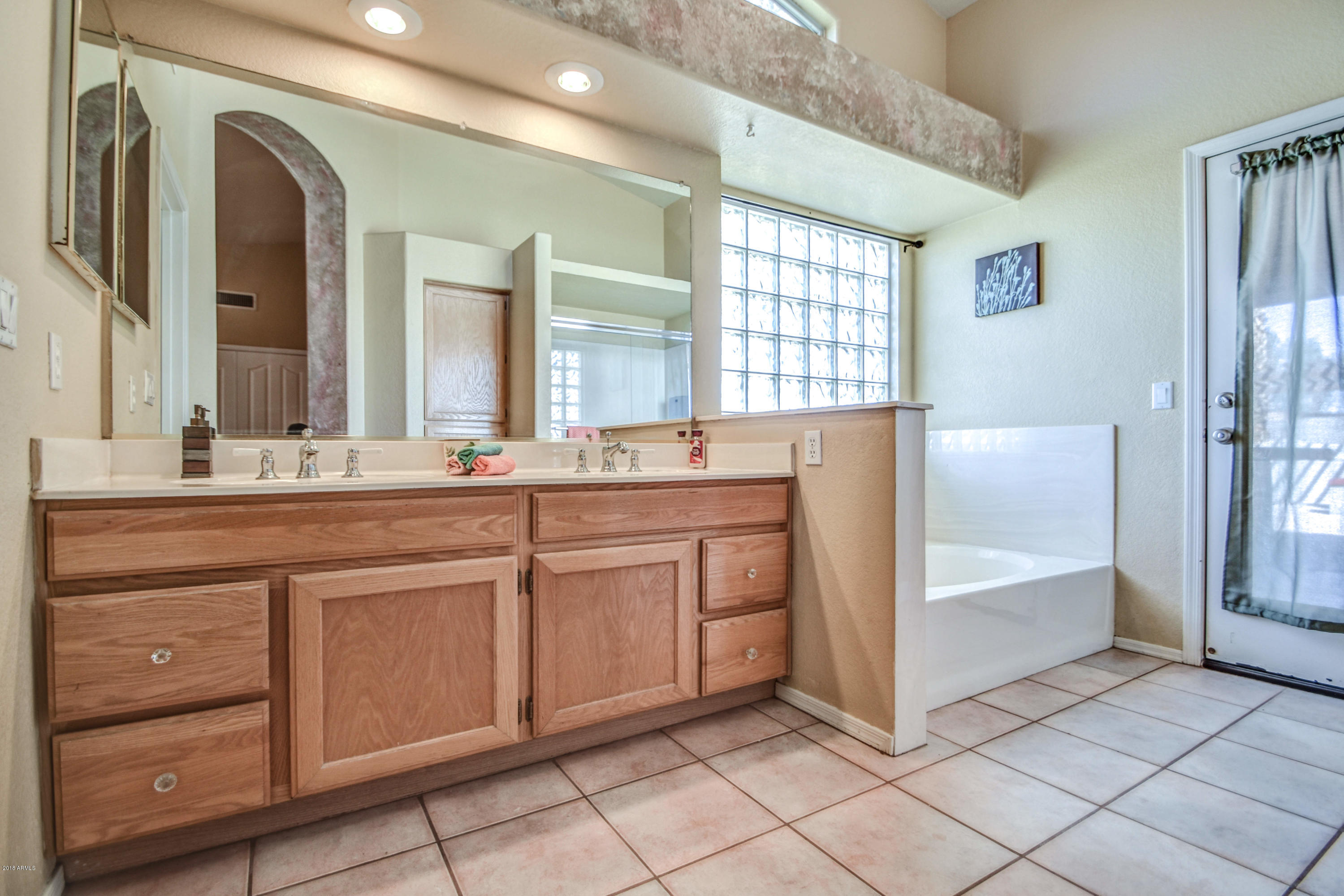 92 South Sandstone Street Gilbert, AZ 85296 - Photo 35 of 59 MASTER BATH 5