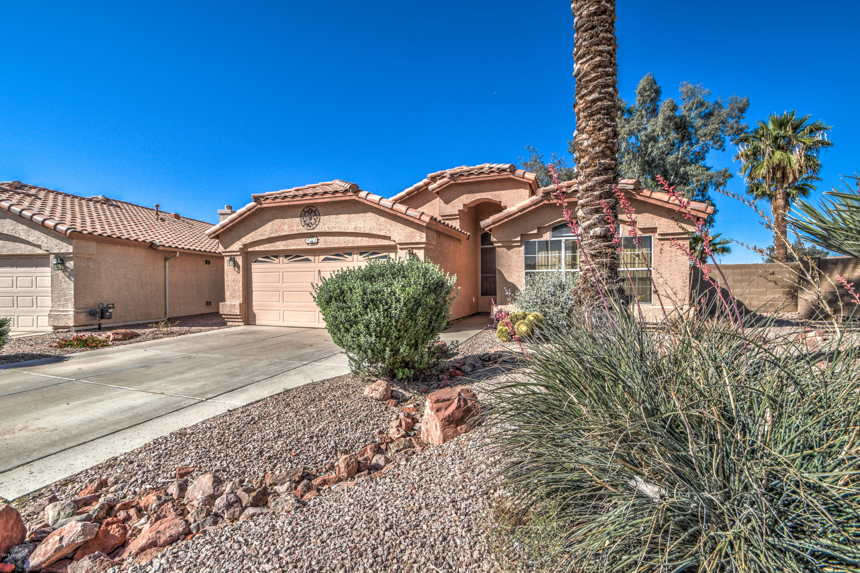 92 South Sandstone Street Gilbert, AZ 85296 - Photo 4 of 59 FRONT 4