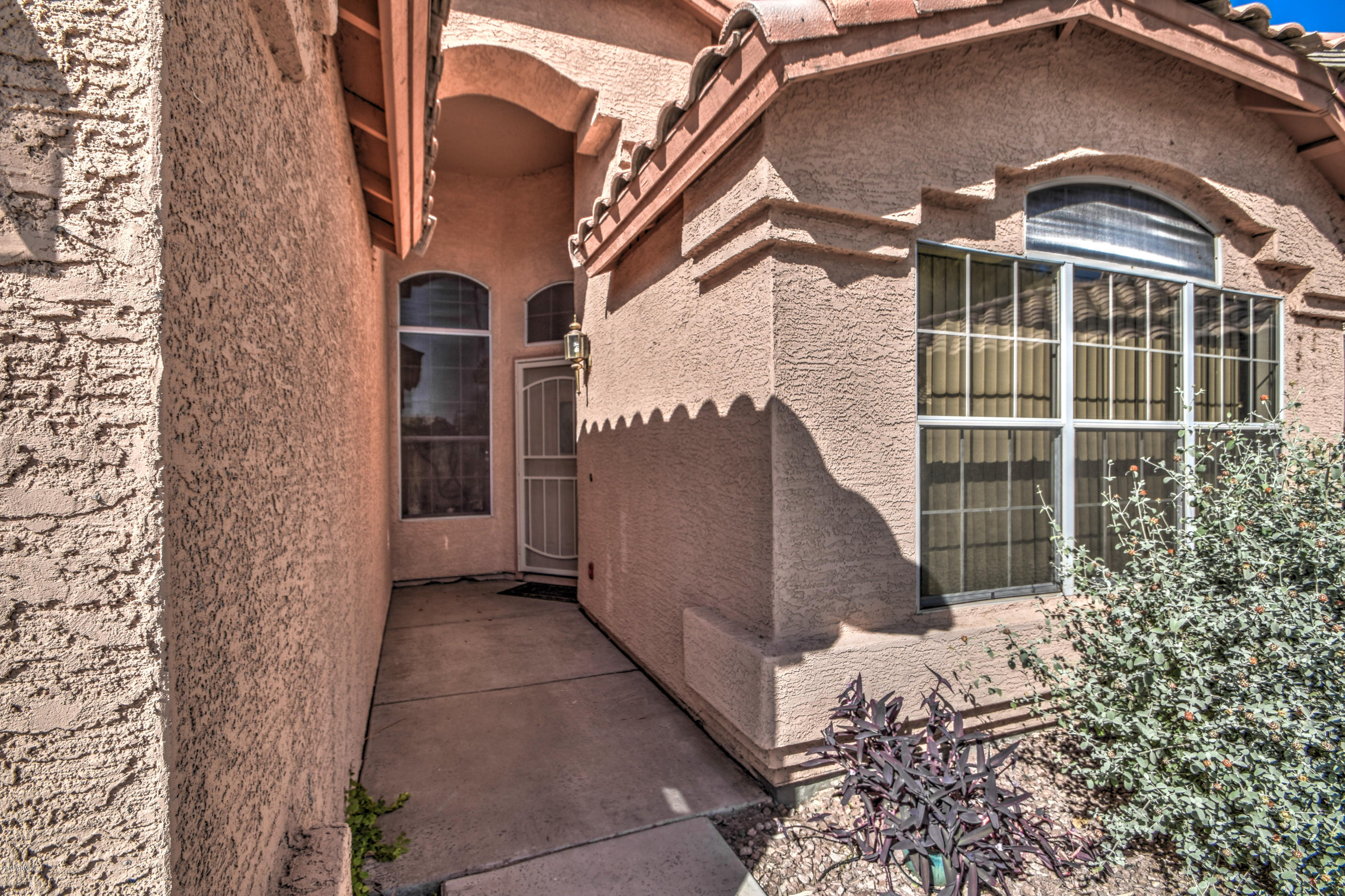 92 South Sandstone Street Gilbert, AZ 85296 - Photo 5 of 59 FRONT 5