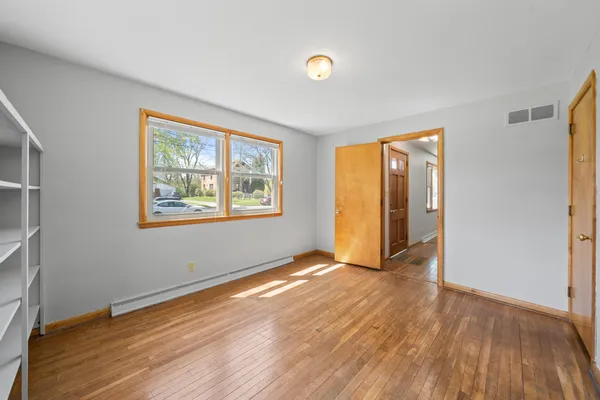 $2,000 | 11 South Church Street, Elkhorn, WI 53121