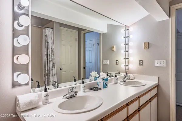 $1,450,000 | 3946 South Lake Creek Drive, Unit A6, Wilson, WY 83014