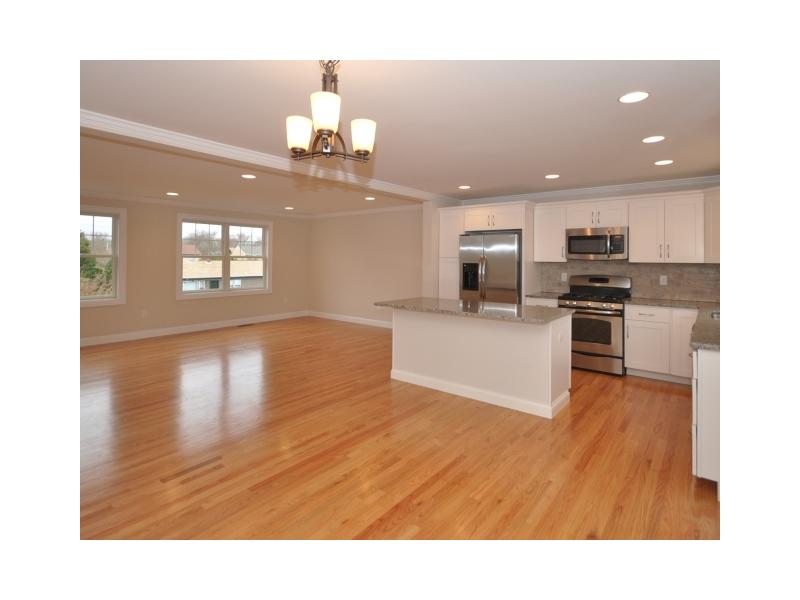 32 Camden Road Narragansett, RI 02882 - Photo 5 of 9 Kitchen.