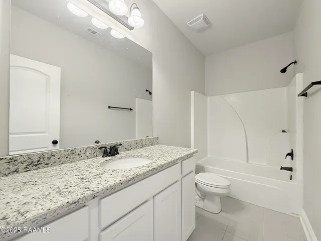 $2,100 | 205 Caillou Grove Road, Youngsville, LA 70592