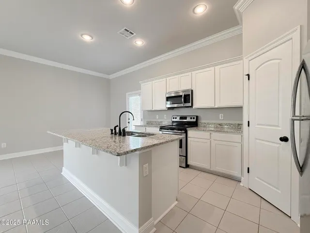 $2,100 | 205 Caillou Grove Road, Youngsville, LA 70592